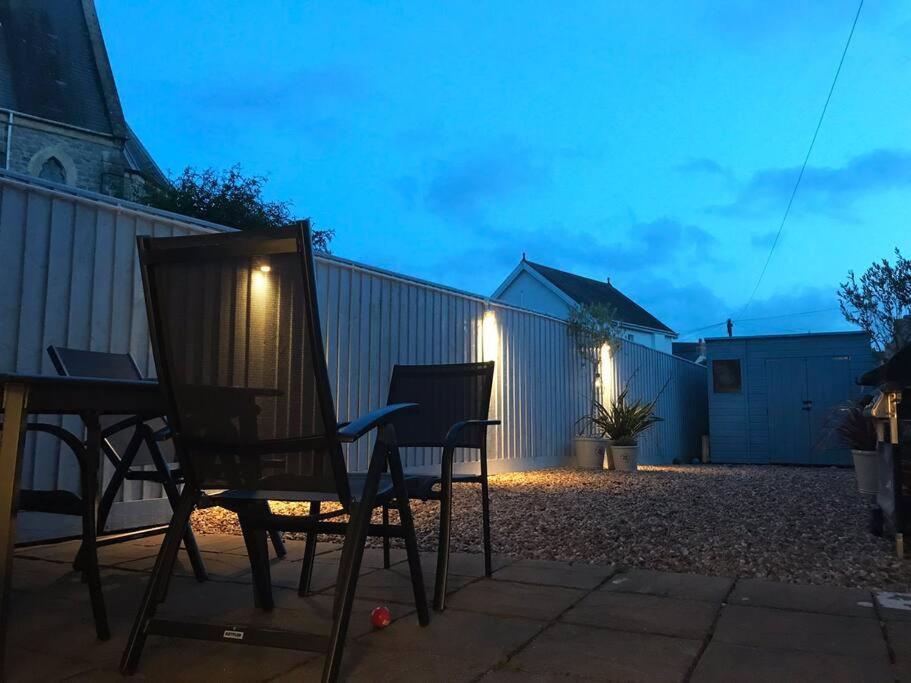 Flat 1 Flint House Tenby - 2 Bedroom - Garden - Dog Friendly Exterior photo